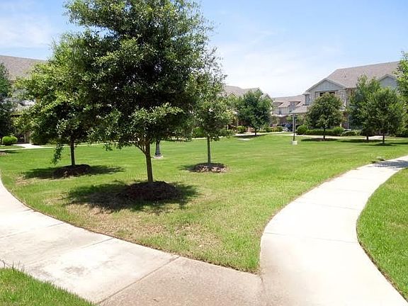 4th image of 2220 Canterbury Park Dr