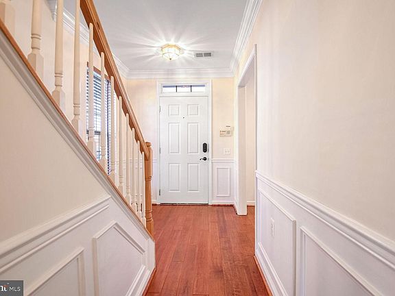 4th image of 1324 Roundhouse Ln #54