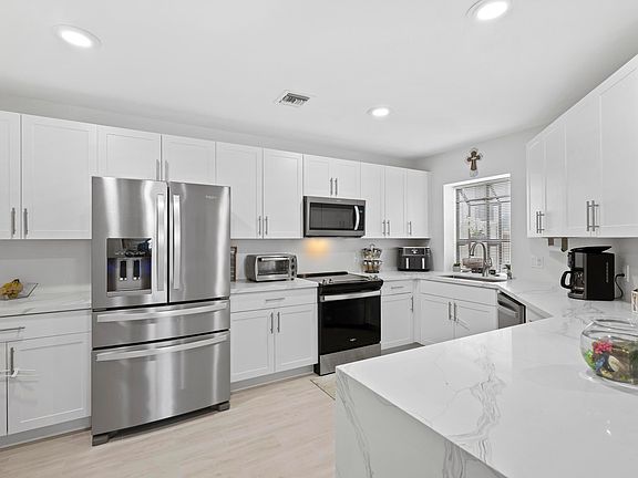 4th image of 5140 Floria Way #H