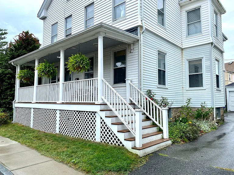 7 Pleasant St #2 — Photo 2