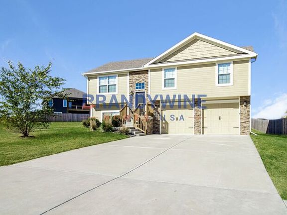 2nd image of 18404 Rock Creek Dr
