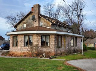 6058 Old Hanover Rd, Spring Grove, PA 17362