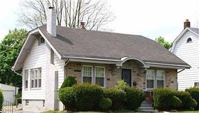 2nd image of 152 Belvedere Ave SE
