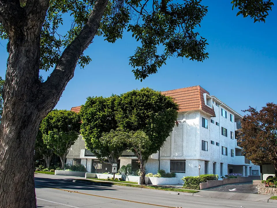 285 E California Blvd