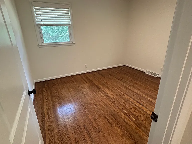 506 Highcrest Dr — Photo 8