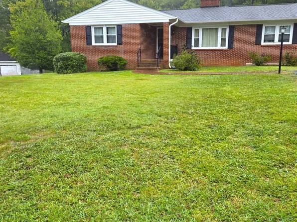 8968 Red House Rd, Appomattox, VA 24522