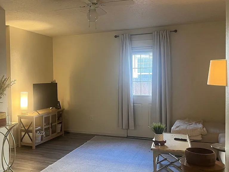 1310 S Denver Ave — Photo 1