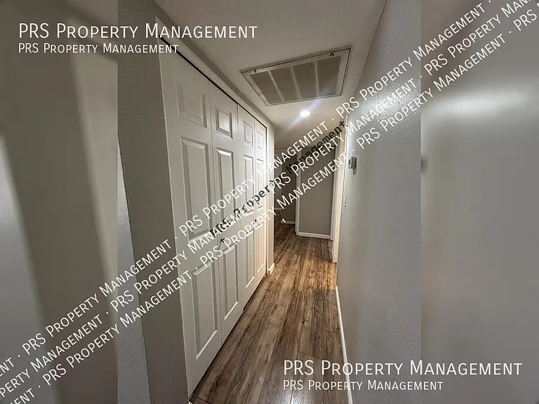 2207 W Monroe St — Photo 19