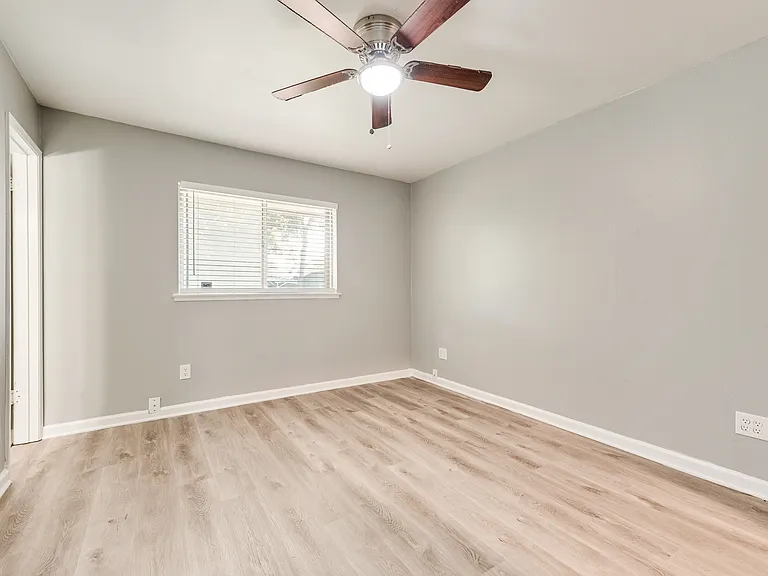 5010 Wildbriar Dr — Photo 12