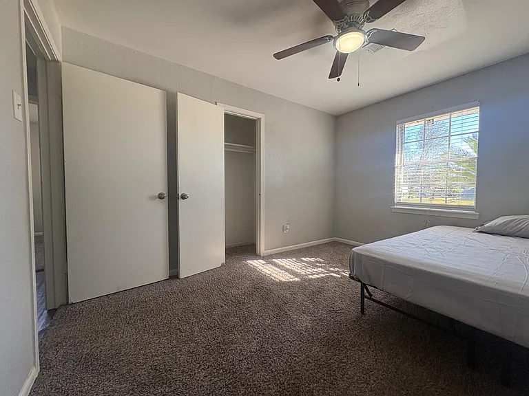 Greylog Dr — Photo 1