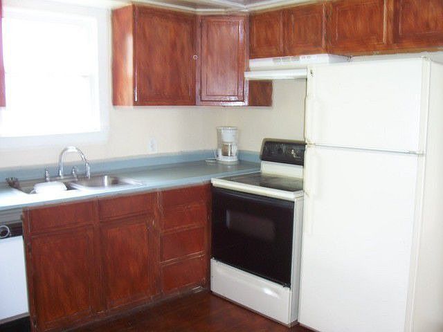 2nd image of 1415 4th St