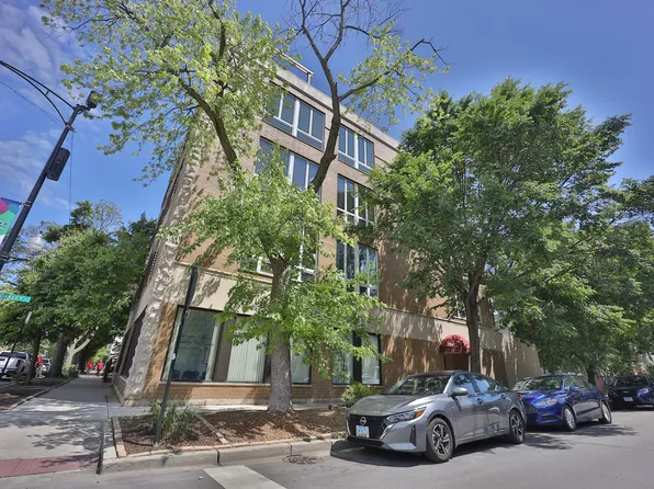 2255 W Roscoe St #303, Chicago, IL 60618