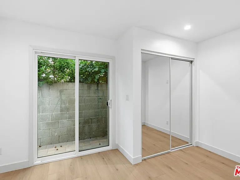 3431 Edgehill Dr — Photo 15