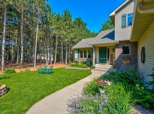 845 Waldroff Farm Rd, Hudson, WI 54016