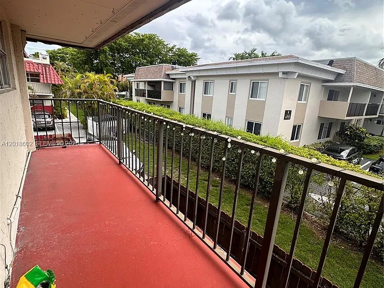 6713 N Kendall Dr #611 — Photo 16
