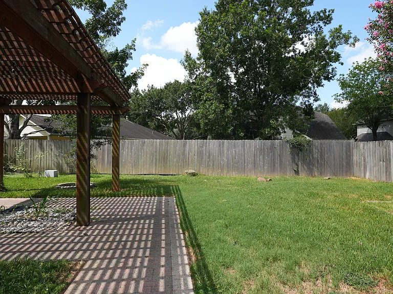 19419 Stamford Dr — Photo 20