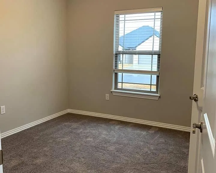 4461 W Barhem Dr — Photo 2