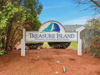 303 Treasure Island Rd UNIT 303, Webster, MA, 01570