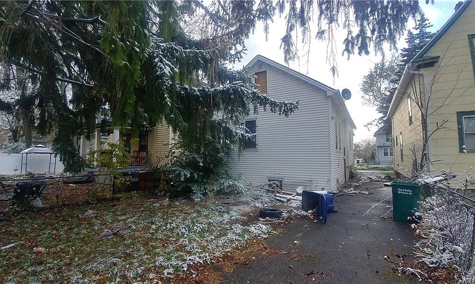 2nd image of 59 Richlawn Ave