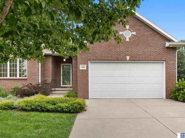 7967 Weeping Willow Ln, Lincoln, NE 68506