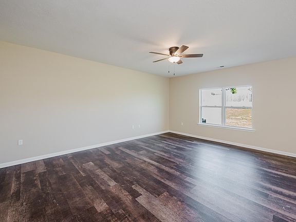 5th image of 70 Farmhouse Ln