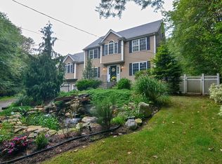 31 Webster St, Douglas, MA 01516