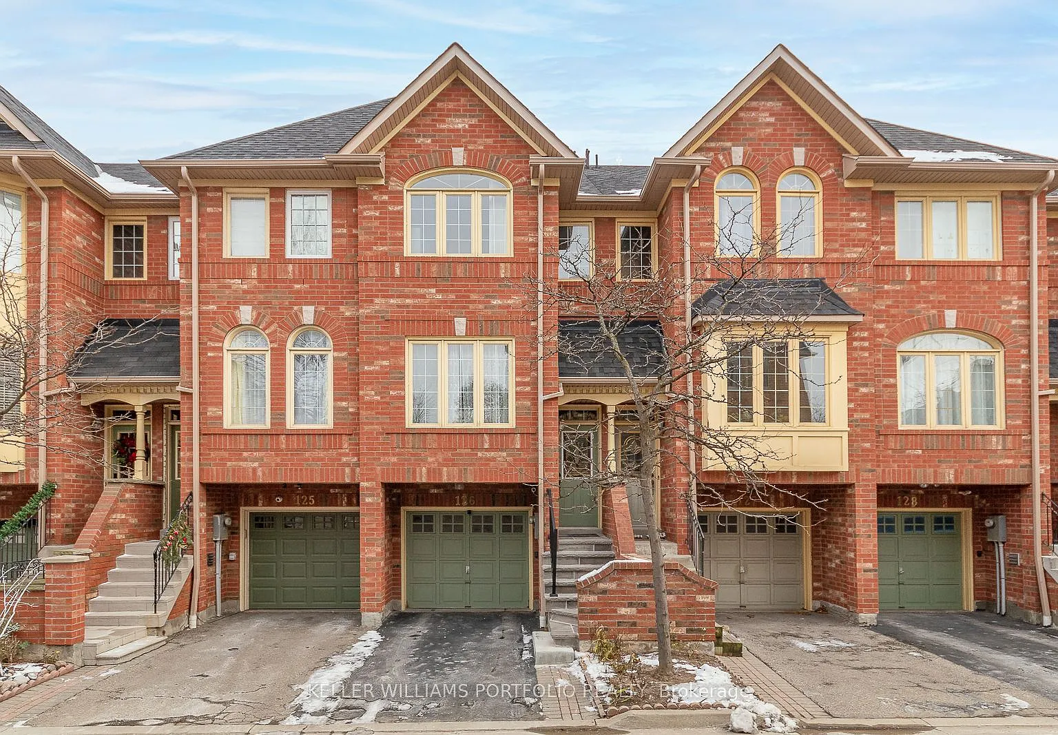 3 bed, $3,000 — Photo 1