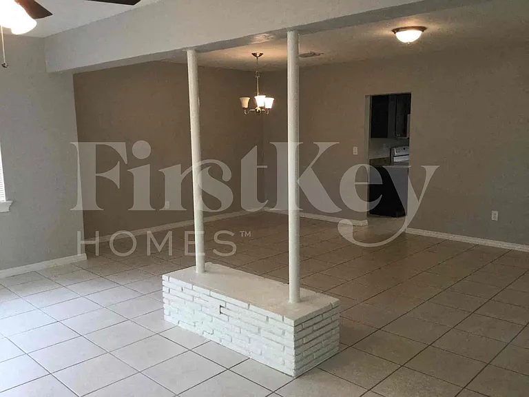 980 NW 182nd St — Photo 5