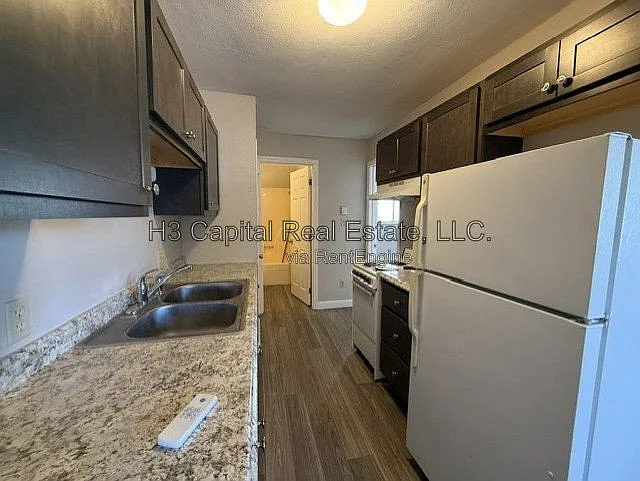 1 bed, 1.0 bath, $795 — Photo 4