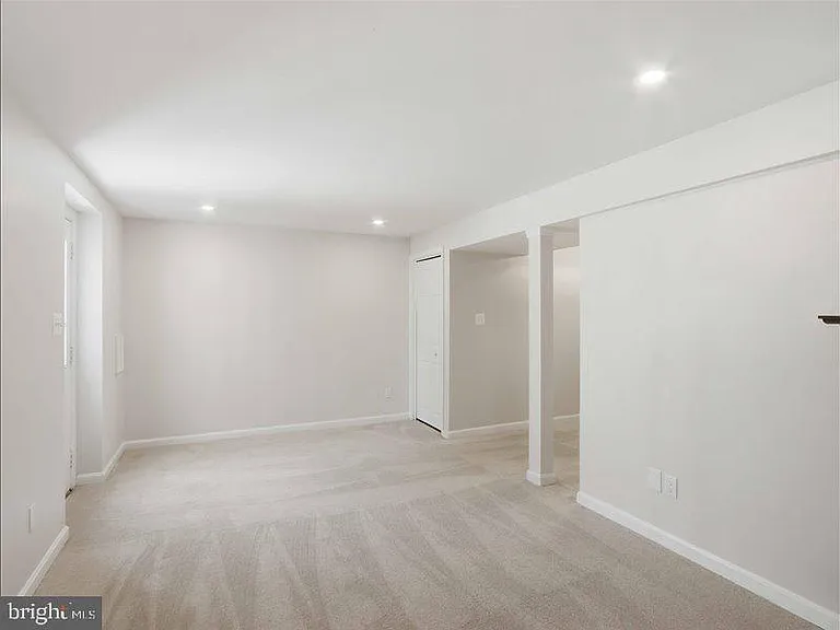 8026 Waterview Ct — Photo 14