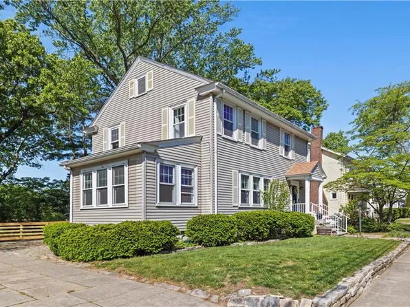 30 Kelley Ave E, Rumford, RI 02916