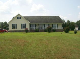 606 Pinecrest Rd, Jacksboro, TN 37757