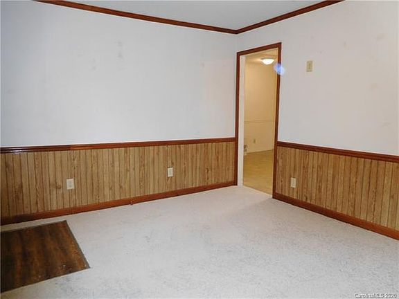 3rd image of 2505 E Spencer Ave