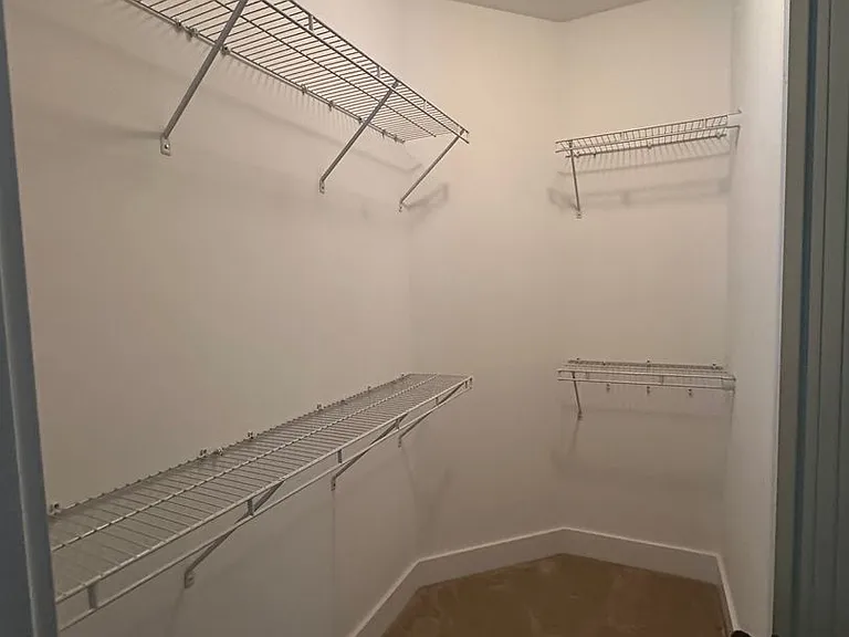 358 Kingston Cir — Photo 11
