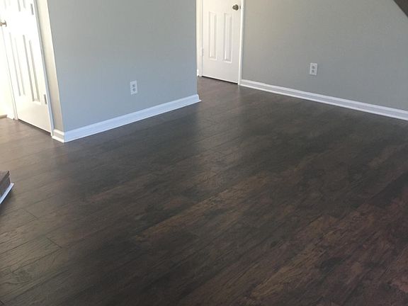 Livingroom Flooring and Paint Color