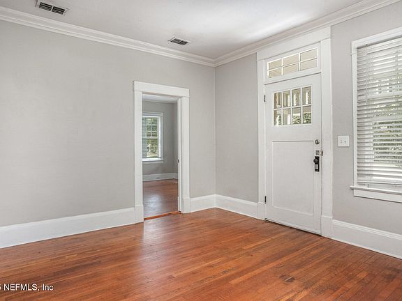 5th image of 2111 MYRA Street