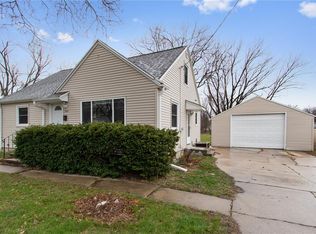 1425 32nd St NE, Cedar Rapids, IA 52402