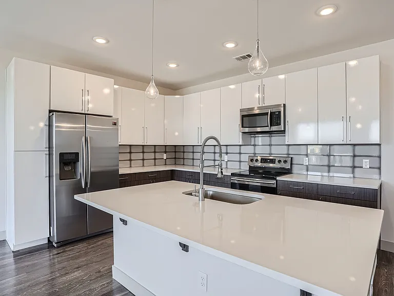 Station A Apartments — Photo 3