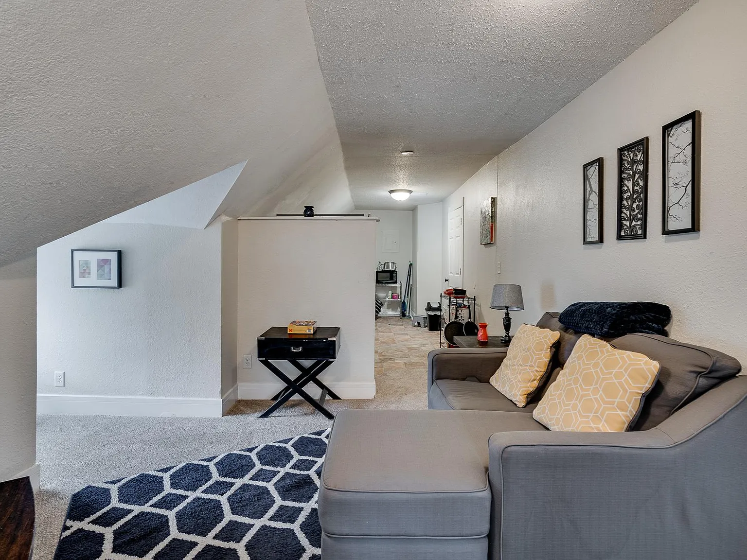 2 bed, 800 sqft, $1,330 — Photo 4