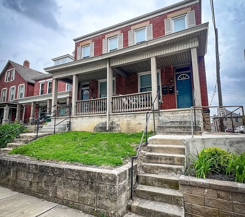 1208 Summit St