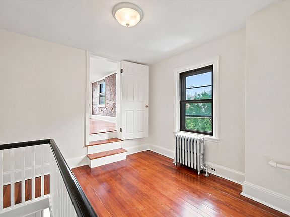 5th image of 914-16 Fitzwater St