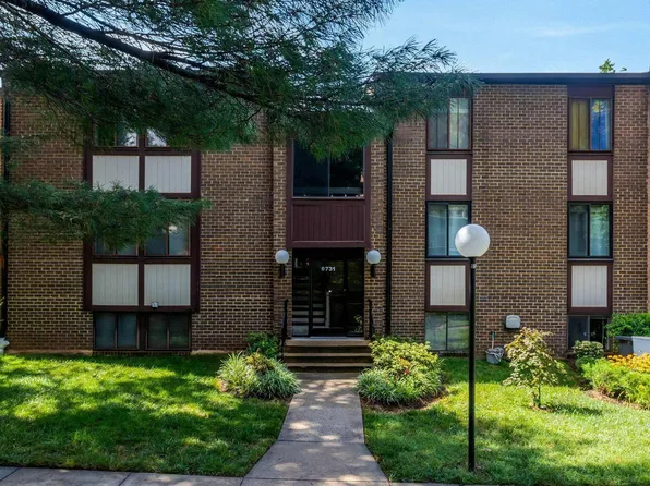 9731 Kings Crown Ct APT 201, Fairfax, VA 22031