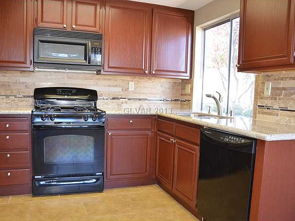 4th image of 4425 Loma Ct