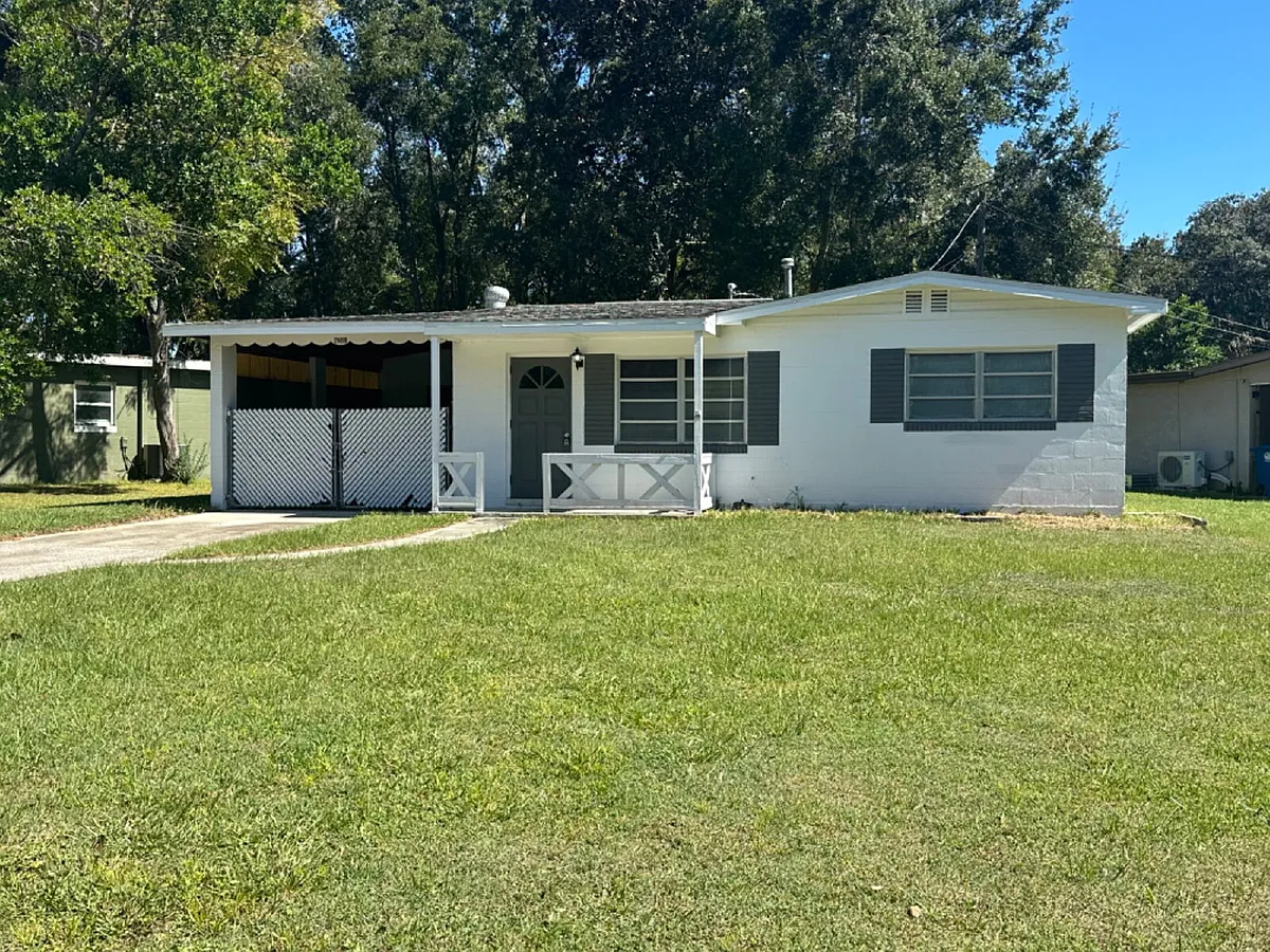 Building Photo - 21459 Campbell Dr
