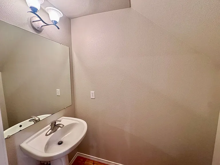8007 NE 38th Ave — Photo 19