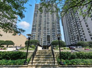 5733 N Sheridan Rd APT 28D, Chicago, IL 60660