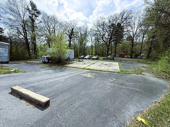3rd image of 8315 Colonel Glenn Rd