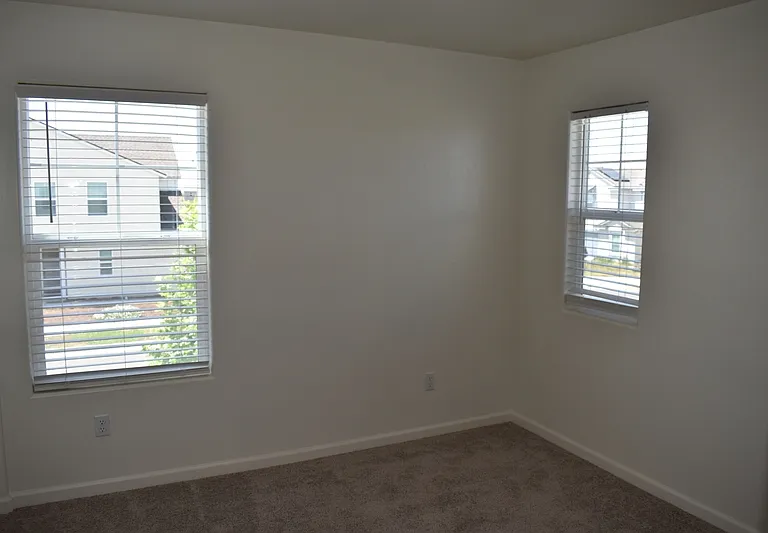 698 Jessie Dr — Photo 37