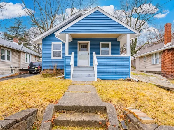 1897 Marks Ave, Akron, OH 44305