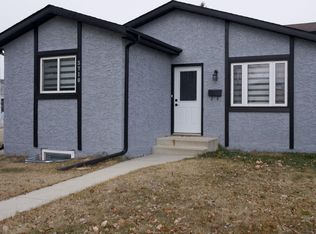 3710 41st Ave NW, Edmonton, AB T6L5M2